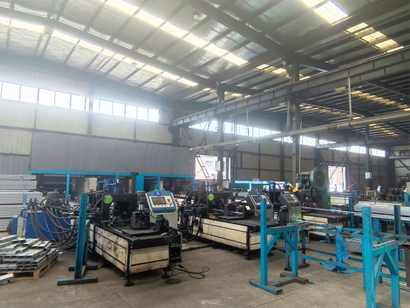 Taller de canales de acero