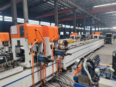 Taller de canales de acero