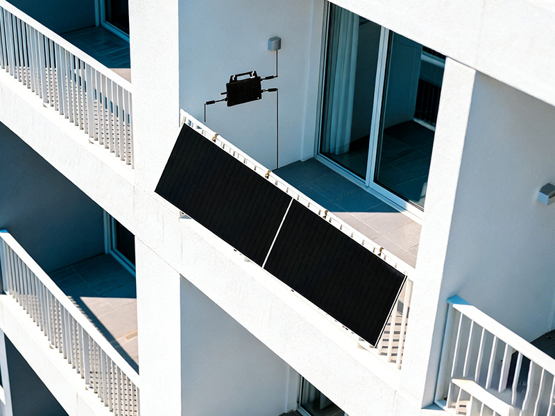 Análisis técnico y aplicación de soportes solares para balcones.