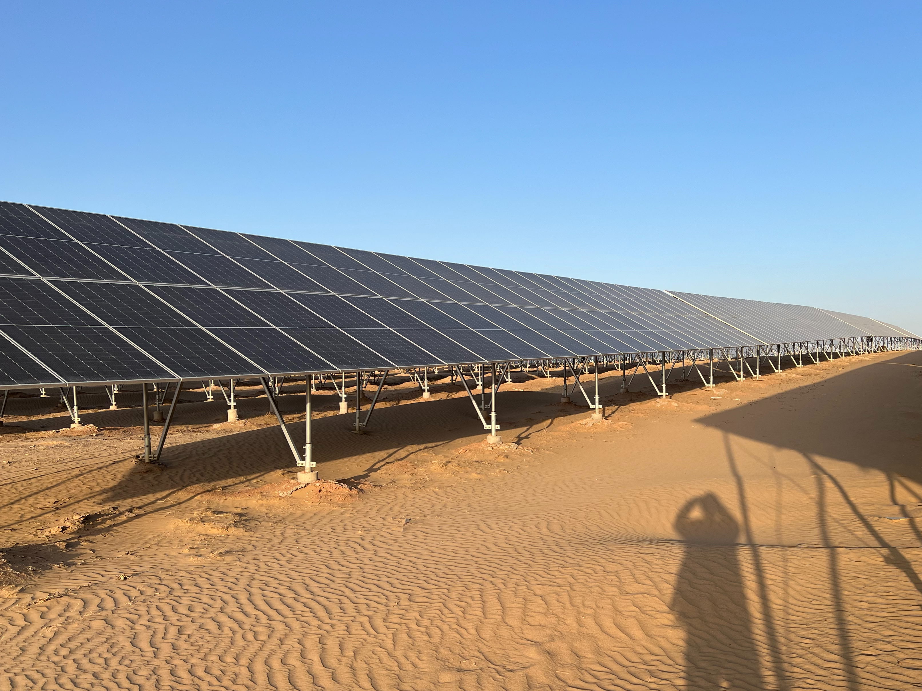 Extender la vida útil de la estantería solar y el mantenimiento de corte