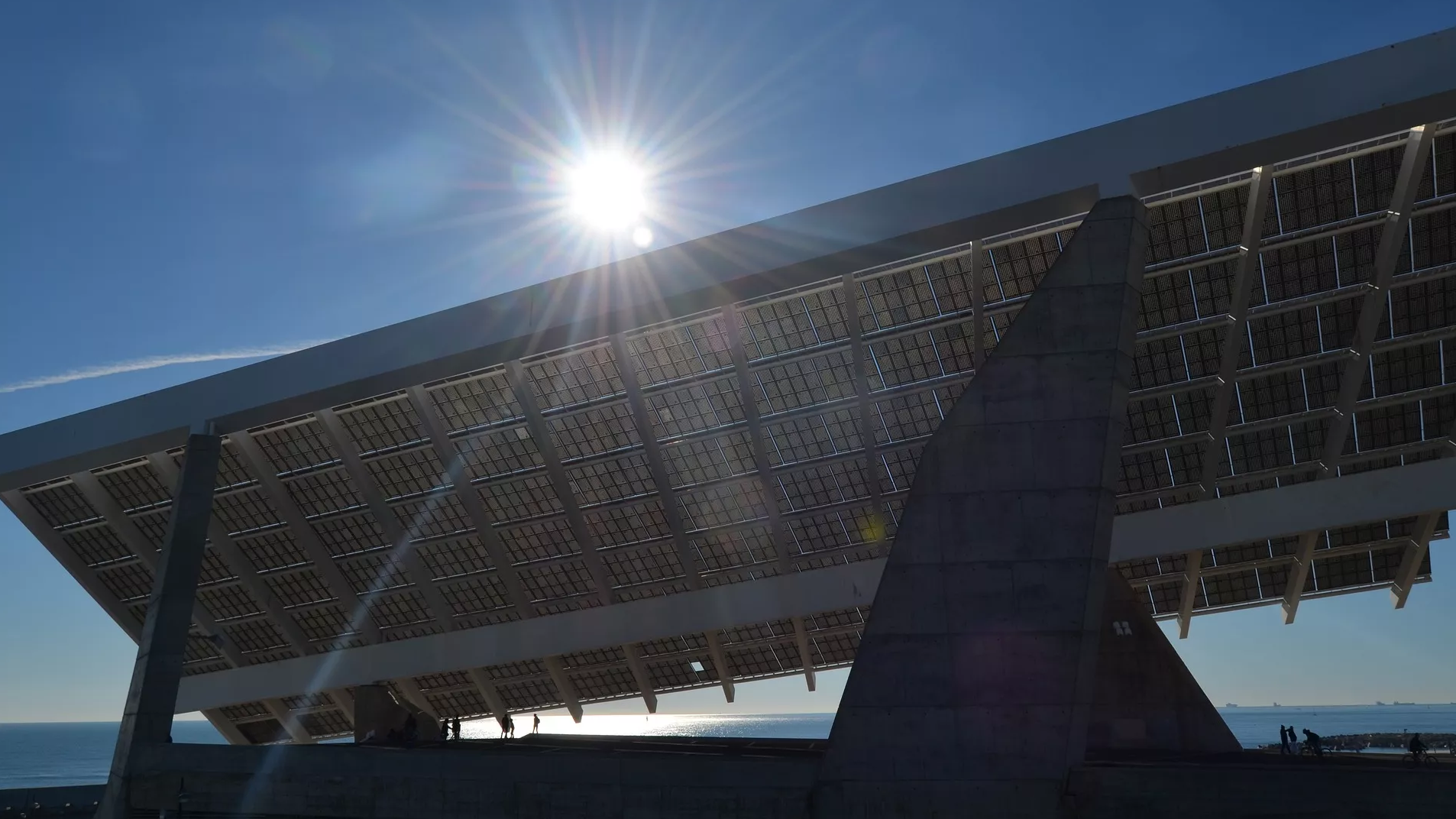 Elegir el mejor material de montaje solar: una guía para la longevidad y el rendimiento