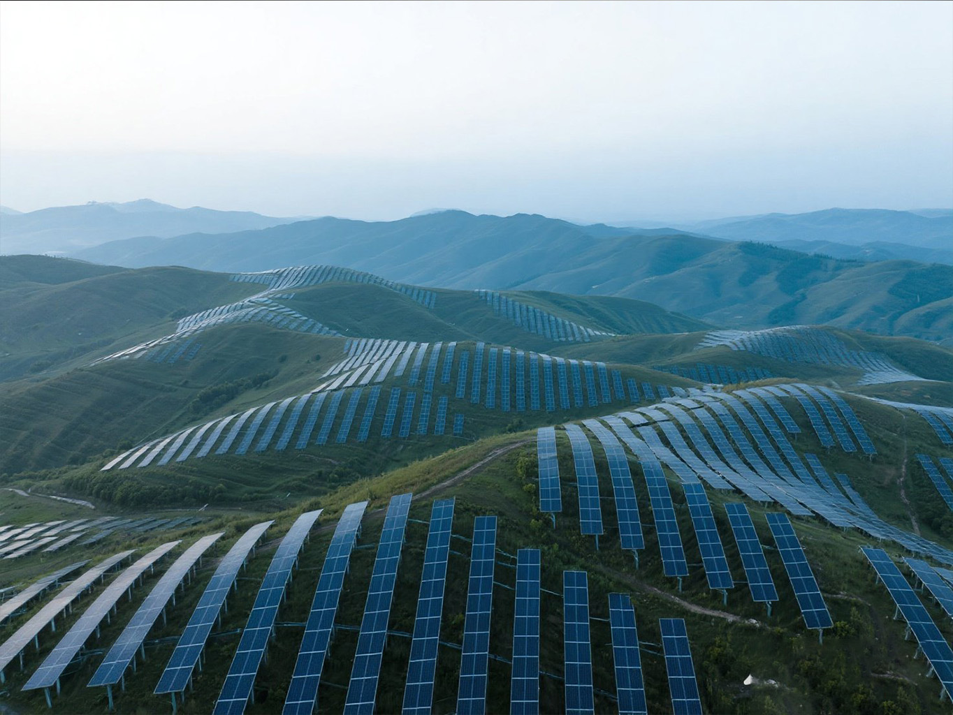 Análisis y soluciones de problemas de durabilidad para los sistemas de estantería solar